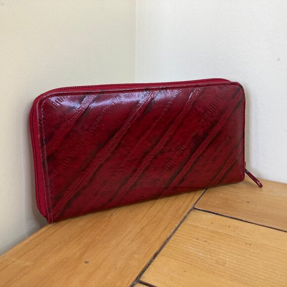 Eel Skin Organizer Wallet Red Vintage Zip Closure Clutch Multi-Pocket 7" Long - Picture 1 of 9